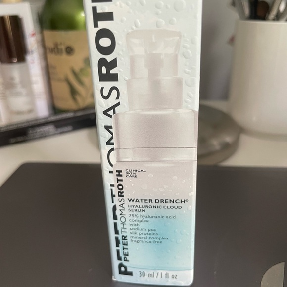 Peter Thomas Roth Water Drench Hyaluronic Cloud Serum - Picture 5 of 6